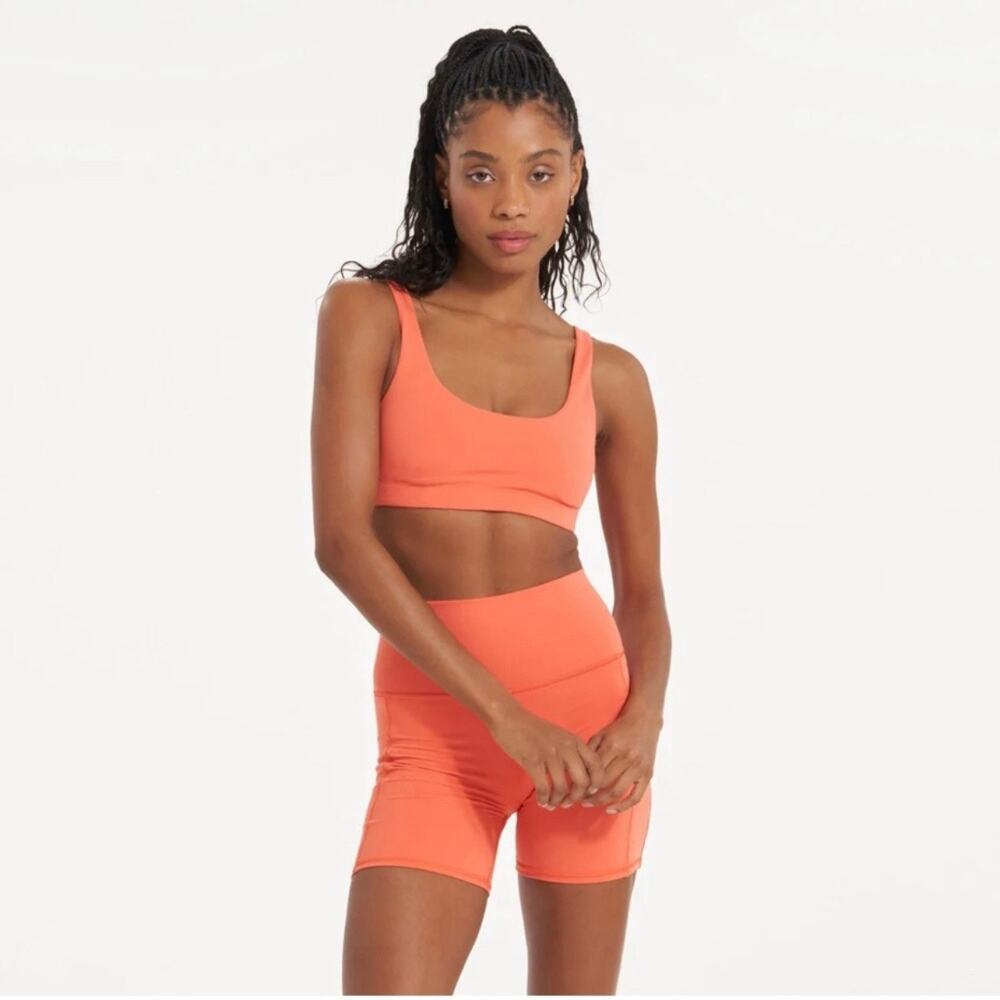 Vuori Daily Sports Bra Grapefruit Womens Small Workout Athleisure Loungewear - Picture 3 of 8